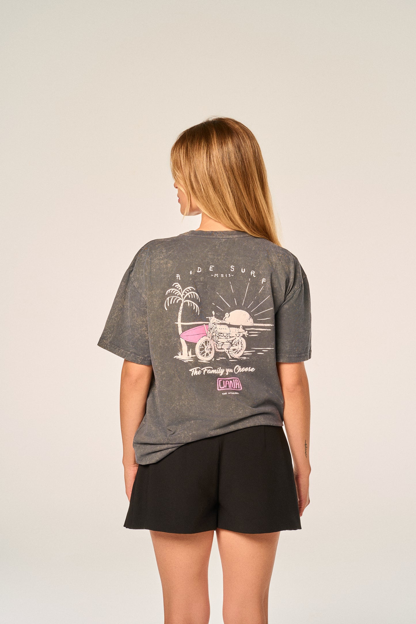 Camiseta black washed OANA